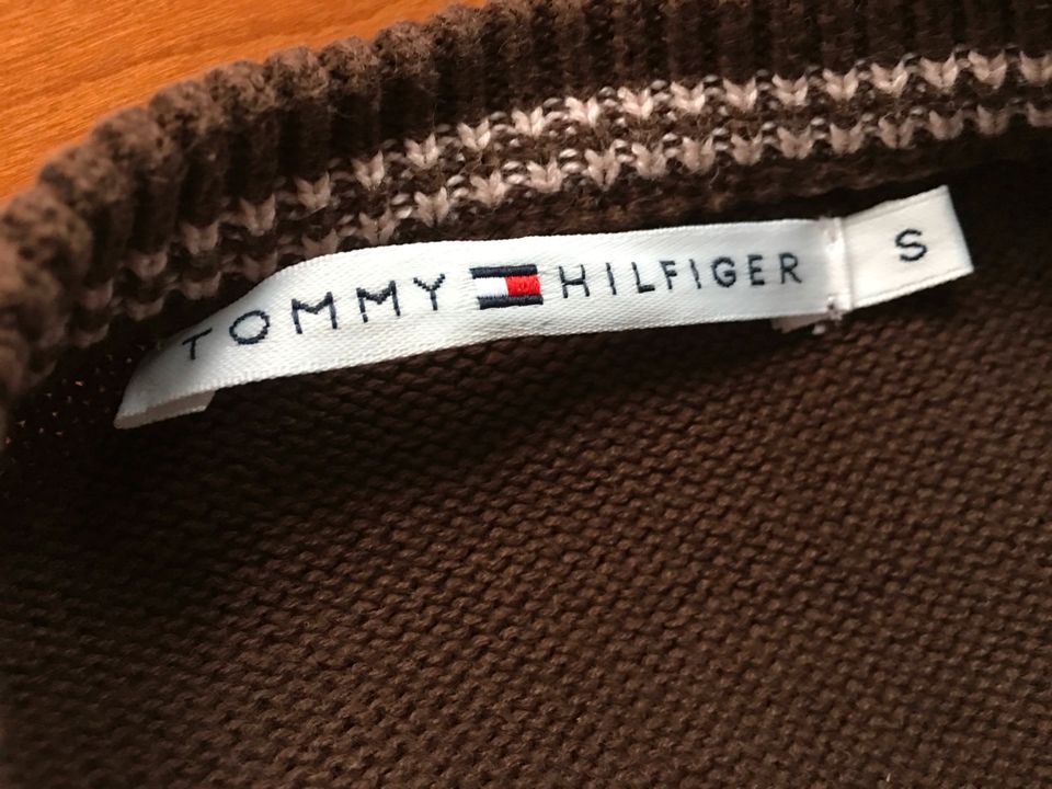 Tommy Hilfiger Pullover Pulli Gr. S braun Mädchen Frauen Marke in Pritzwalk