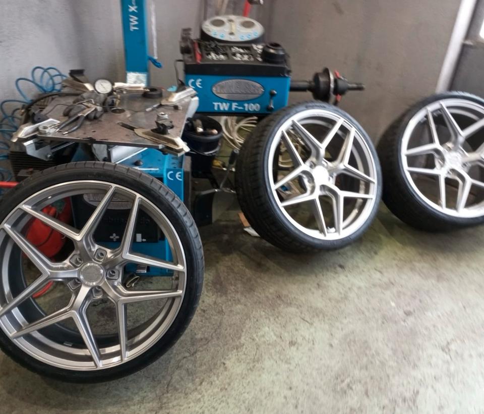 Autoreparatur, Radwechsel, Reifenmontage, Kupplung, Bremse, Licht in Bad Säckingen