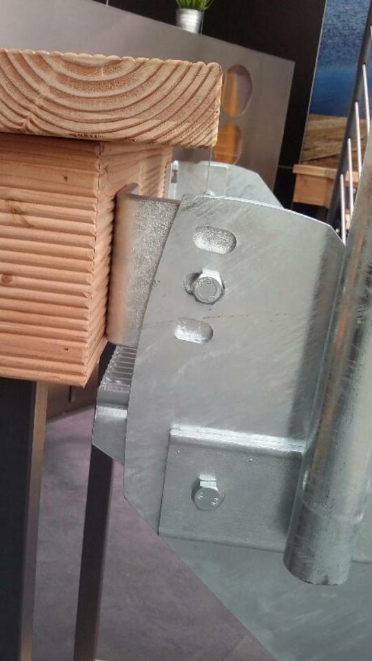 Treppe mit Gitterrost , Außentreppe , Balkontreppe mit Geländer in Schiltach