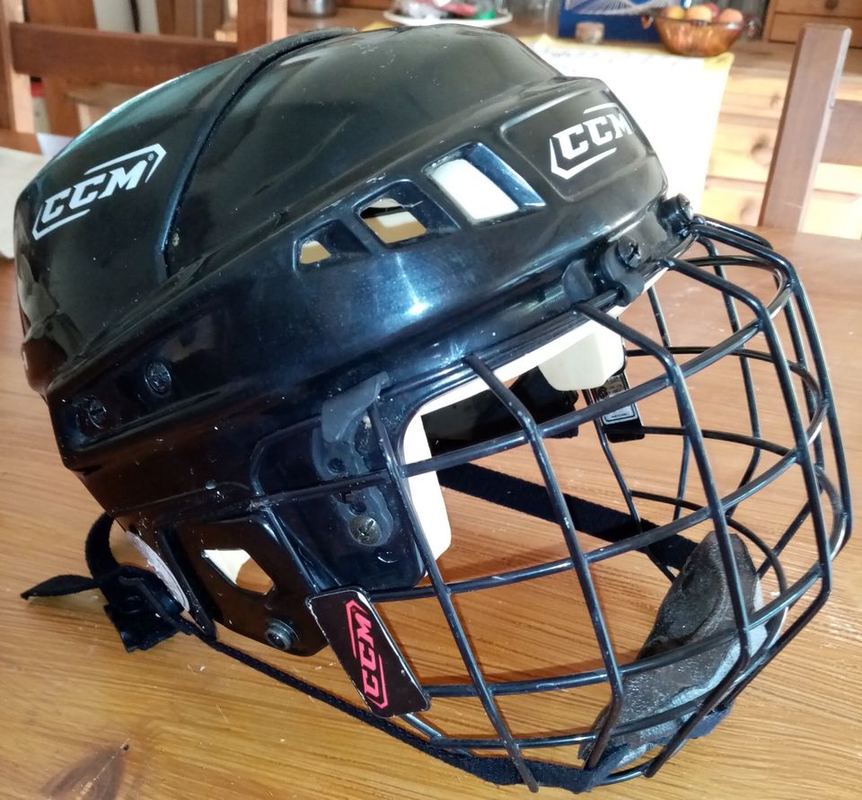 Hockey Helm CCM Vector M 54-58cm in Enger