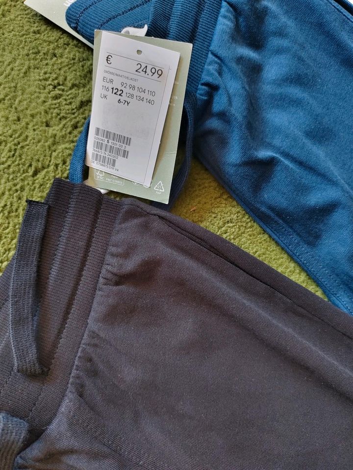 Jungen Hose Sporthose Hemd Mütze Strumpfhosen gr.122 neu in Hamburg