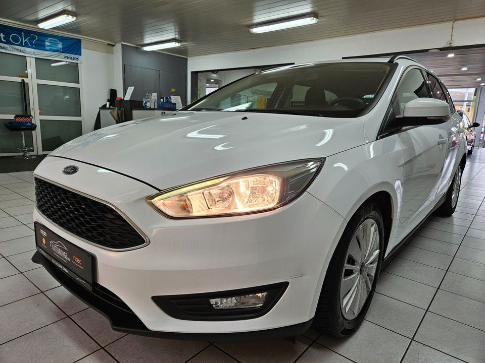 Ford Focus Turnier Business*Facelift*Navi*SHZ*LHZ*PDC in Moers