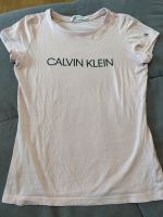 Rosafarbenes T-Shirt von Calvin Klein Gr. 170 Nordrhein-Westfalen - Neuenkirchen Vorschau