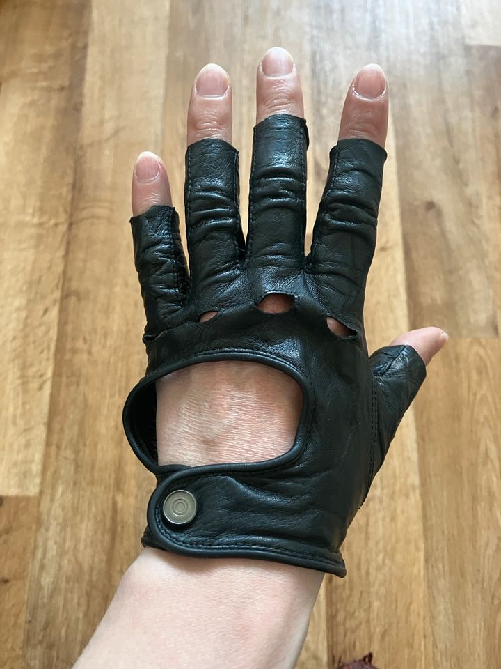 Roeckl Autofahrerhandschuhe Frauen 7.5 Ziegenleder Fingerless in Berlin