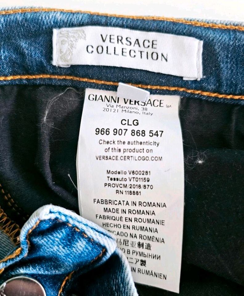 Gianni Versace Relaxed Jeans - Zustand GUT - Größe 32 in München