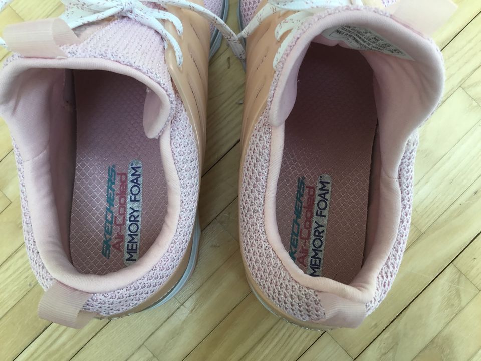 Skechers Turnschuhe in Rosa Gr.36 in Niedenstein