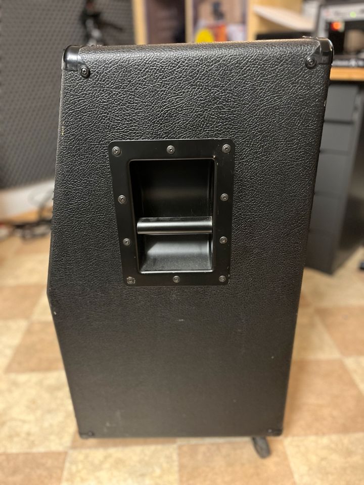 Mesa Boogie 2x12 vertical slanted in Gaimersheim