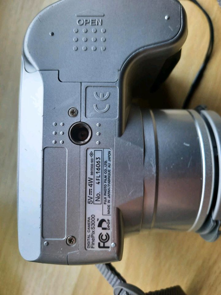 Fotoapparat, Foto Fuji Digital Camera S300 Finepix, Kamera in Aalen