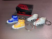 Converse Chuck Taylor All-Star miniatur Sneaker mit Box /Anhänger Nordrhein-Westfalen - Langenfeld Vorschau