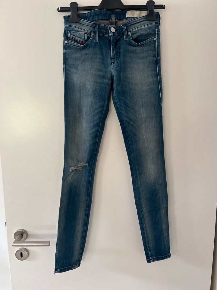 Diesel Skinzee Low Zip Jeans W25/32 in Rösrath