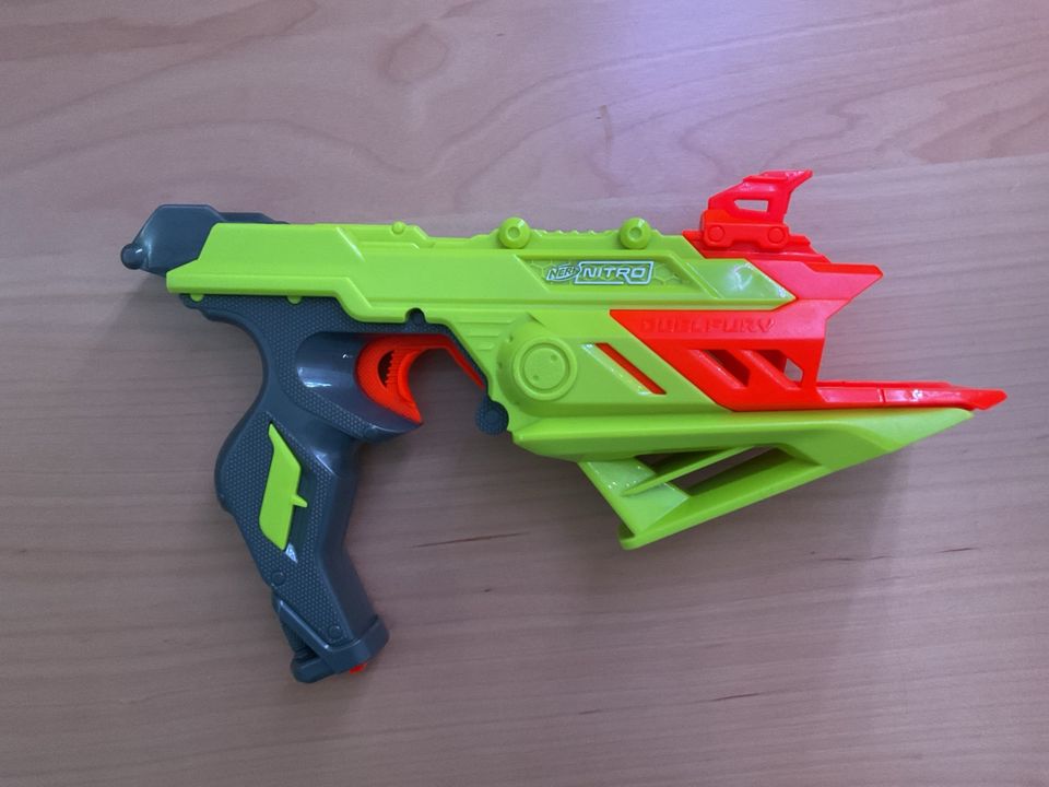 Nerf Nitro Auto mit 4 Autos in München