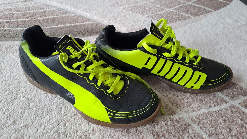 Puma Sport Schuhe& Fußballschuhe Gr:38 (Versand möglich) in Düsseldorf