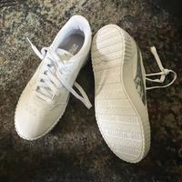 Puma Sneakers weiß - mit silbernen Streifen Hessen - Butzbach Vorschau