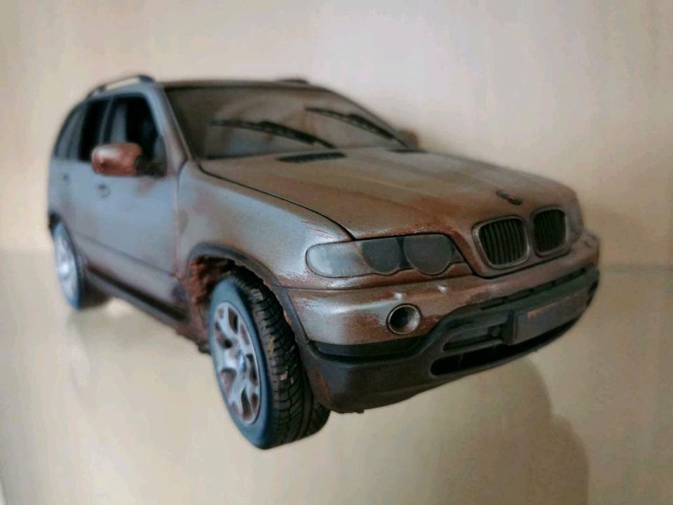 1:18 Airbrush Umbau BMW X5, selten, rar, Vitrinenmodell in Rhauderfehn