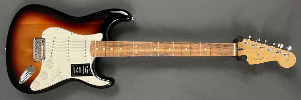 FENDER PLAYER STRATOCASTER PF SUNBURST, NEU in Duisburg