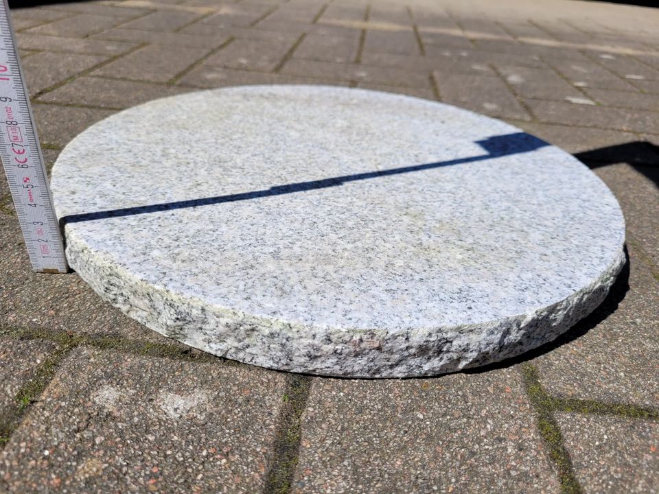 11 Granit Bodenplatten Ø 35 cm in Hamburg