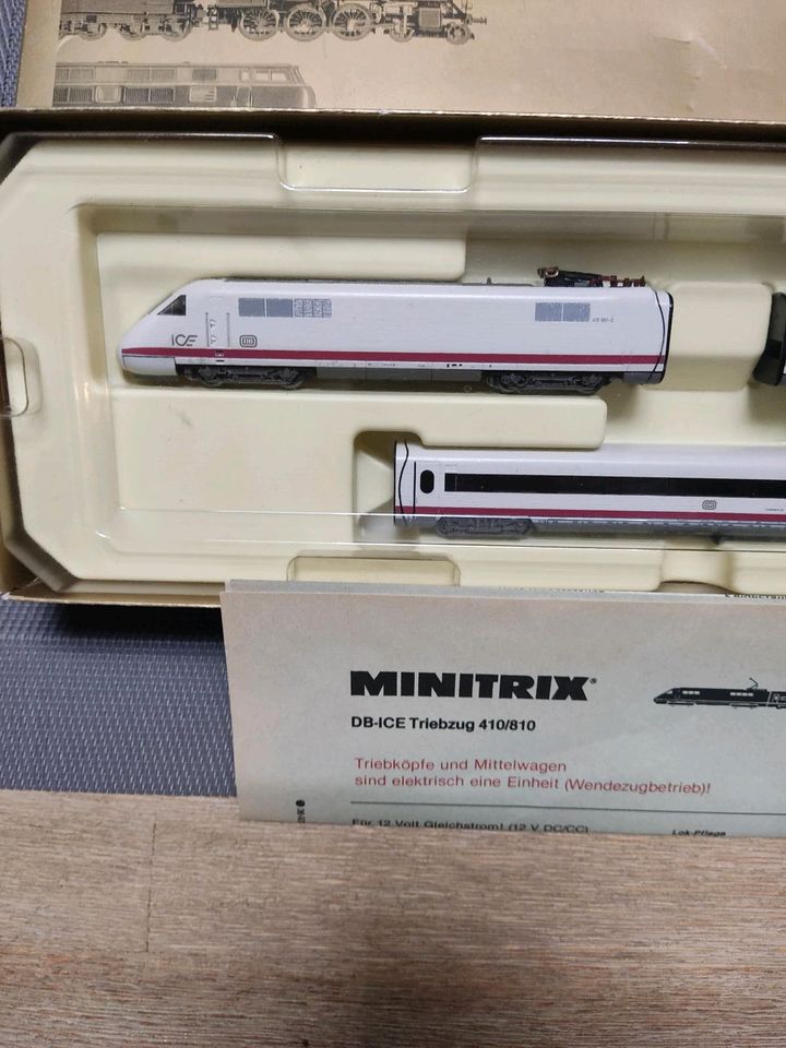 Minitrix 12996 ICE mit einem Mittelwagen in Hamm