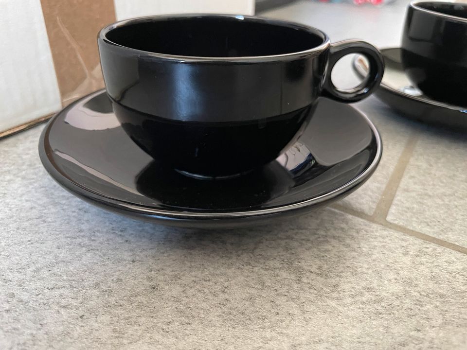 6 Kaffee - Tassen mit Untertellern, schwarz / wie neu in Ulm