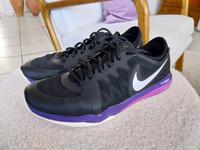 Sportschuhe Turnschuhe * von Nike * Gr. 38 schwarz München - Ludwigsvorstadt-Isarvorstadt Vorschau
