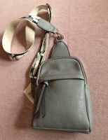 Umhängetasche Crossbody-Bag , Kunstleder, Neu Farbe: Grau Hessen - Schaafheim Vorschau