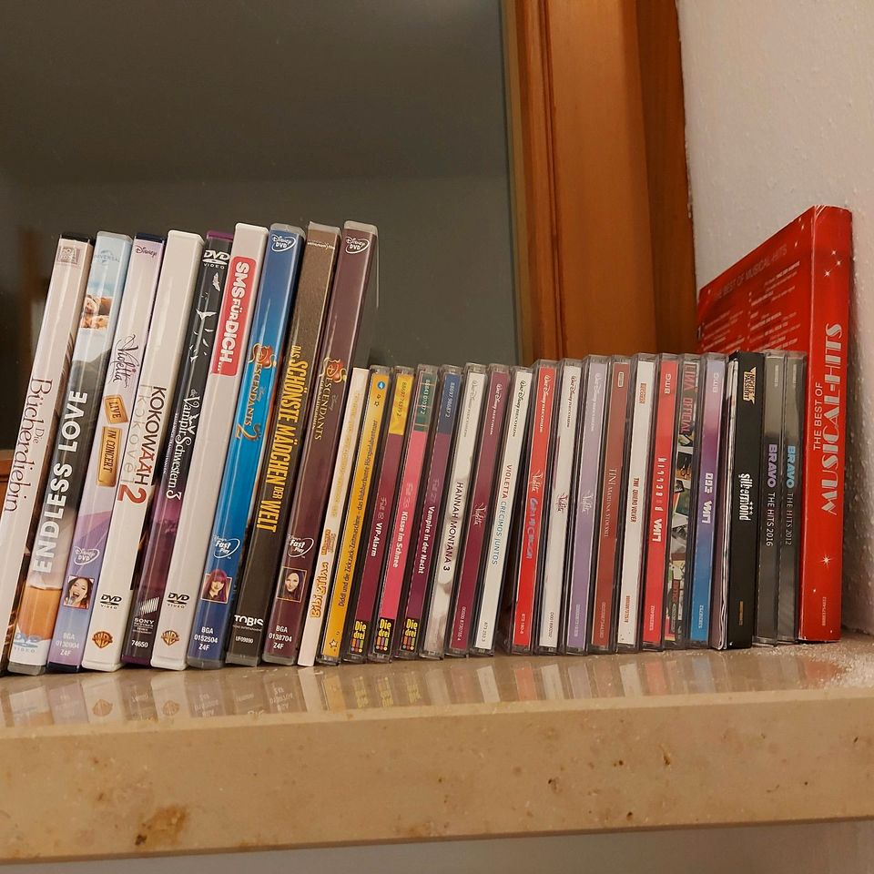 CD's DVD's und Bücher in Wolfertschwenden