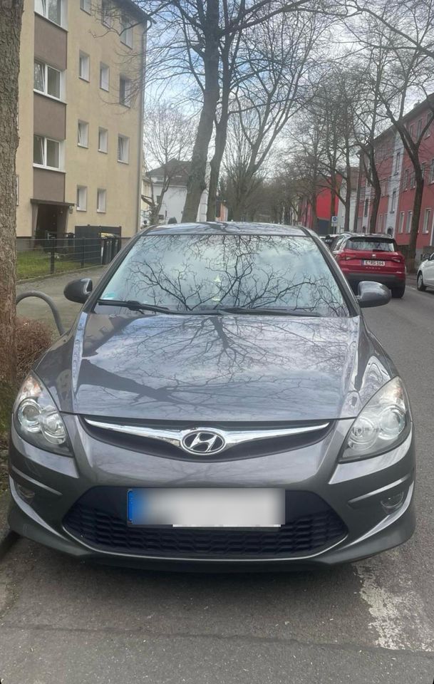 Hyundai I30 1.6 2011 Automatik in Essen