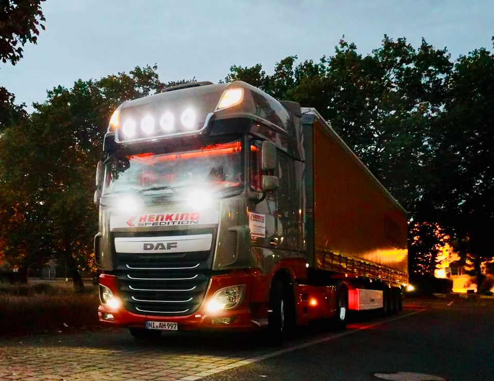 Kraftfahrer/-in für Sattelzug mit Mitnahmestapler im Fernverkehr in Paderborn