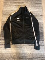 Nike swoosh Jacke Herren Nordrhein-Westfalen - Solingen Vorschau