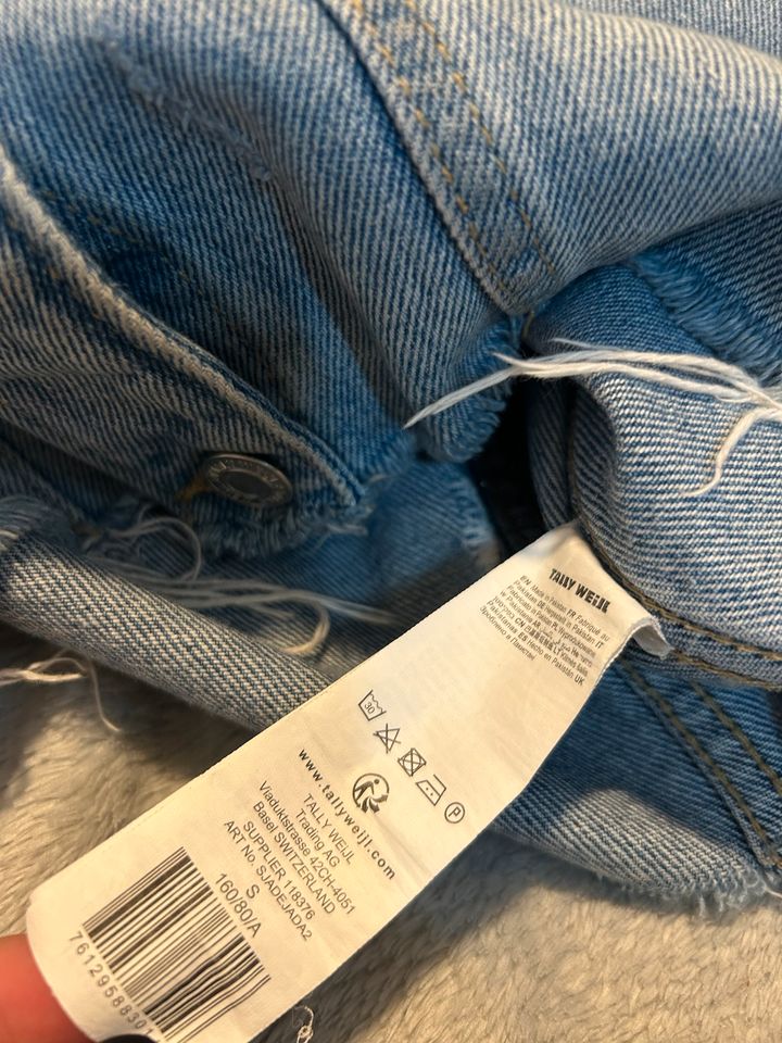 coole Jeansjacke Gr. XS/ blaue Jacke von Tally Weijl in Neuenkirchen