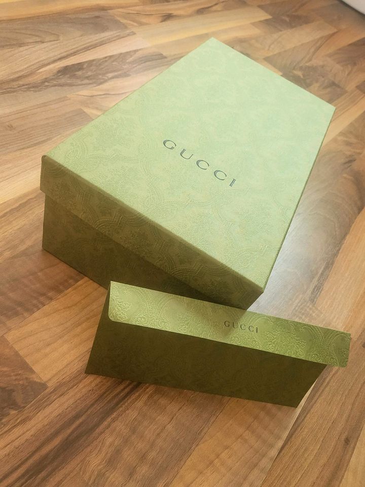 Gucci Designer Schuhkarton inkl. Briefumschlag in Schorndorf