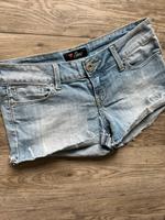 Guess Short gr.29 Bayern - Freystadt Vorschau