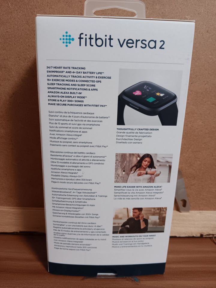 1x Fitbit Versa 2, Smartwatch + 3x Armband in Leipzig