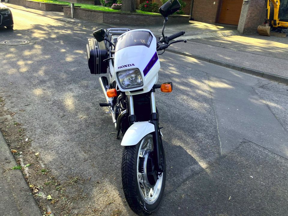 Honda VT 500 E von 1985 mit Koffersatz in Köln