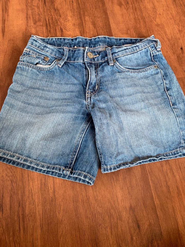 H&M Jeans Shorts 140 in Wittmund