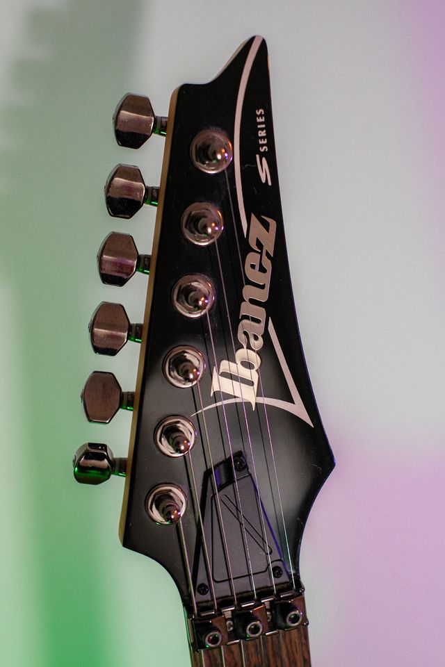 Ibanez S420 E-Gitarre (top!) - Elektrogitarre auch als Set in Waltenhofen