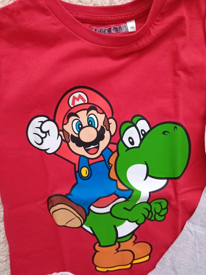 3 coole Shirts in Gr. 122/128, 134 - Super Mario in Genthin
