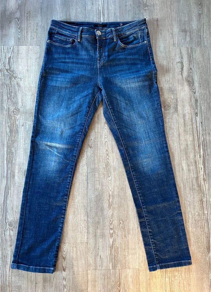 Opus Emily mid Blue Jeans neuwertig Größe 40 in Hopsten