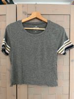 Crop Top T-Shirt grau Hollister Gr. S Hessen - Reinheim Vorschau