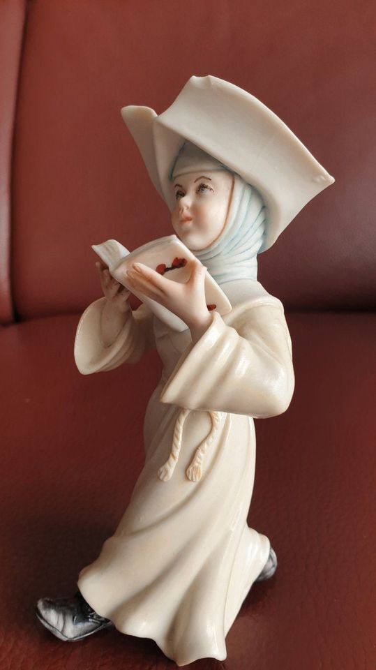 Capodimonte Rori Biskuit Porzellan Figur Ordenschwester None GUT in Paderborn