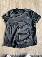 Nike Running Sport Shirt Gr. M Niedersachsen - Vordorf Vorschau