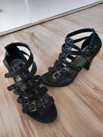High Heels mit Nieten und Schnallen Nordrhein-Westfalen - Siegen Vorschau