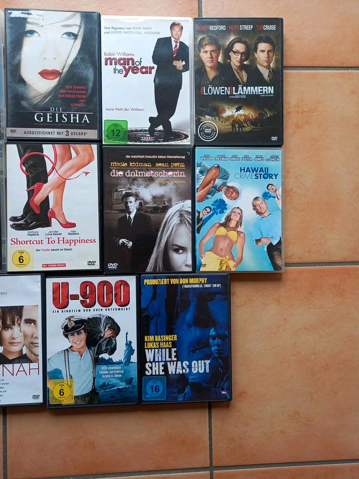 Mehrere DVDs   u.a. mit Tom Cruise, Julia Roberts, Kim Basinger in Kürten