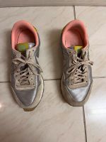 Nike Schuhe Silber / grau / beige 38 Hessen - Darmstadt Vorschau