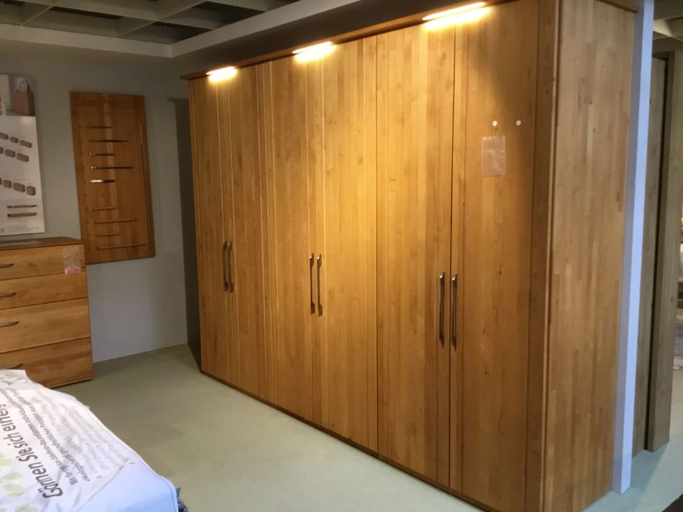 Möbel,InCasa,Schrank CasaPremium,Erle Massiv,300cm,XXXLutz in Wolfsburg