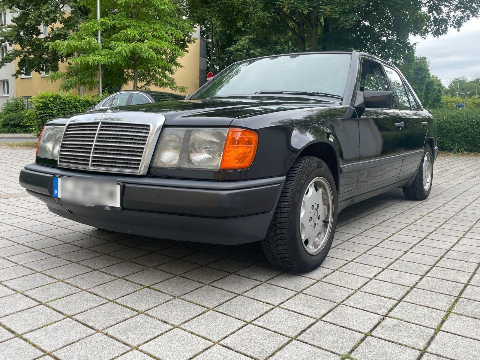 Abbildung des Autos Mercedes-Benz W124 250D …