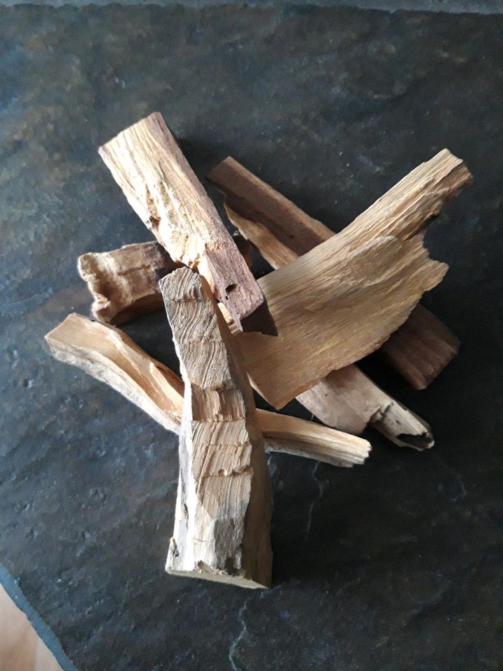 Palo Santo Heiliges Holz / Räucherware Peru 100g in Bünde