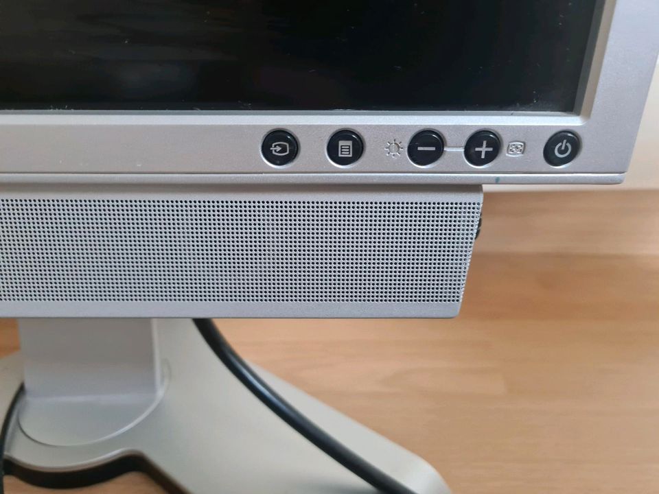 Dell Monitor mit Lautsprecher 19 Zoll in Berlin