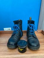 Dr Martens Damenschuhe 37 blau schwarz mit Reisverschluss Hessen - Friedberg (Hessen) Vorschau