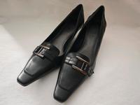 Damen Pumps schwarz mit Schnalle Esprit Gr. 41 Nordrhein-Westfalen - Erkrath Vorschau