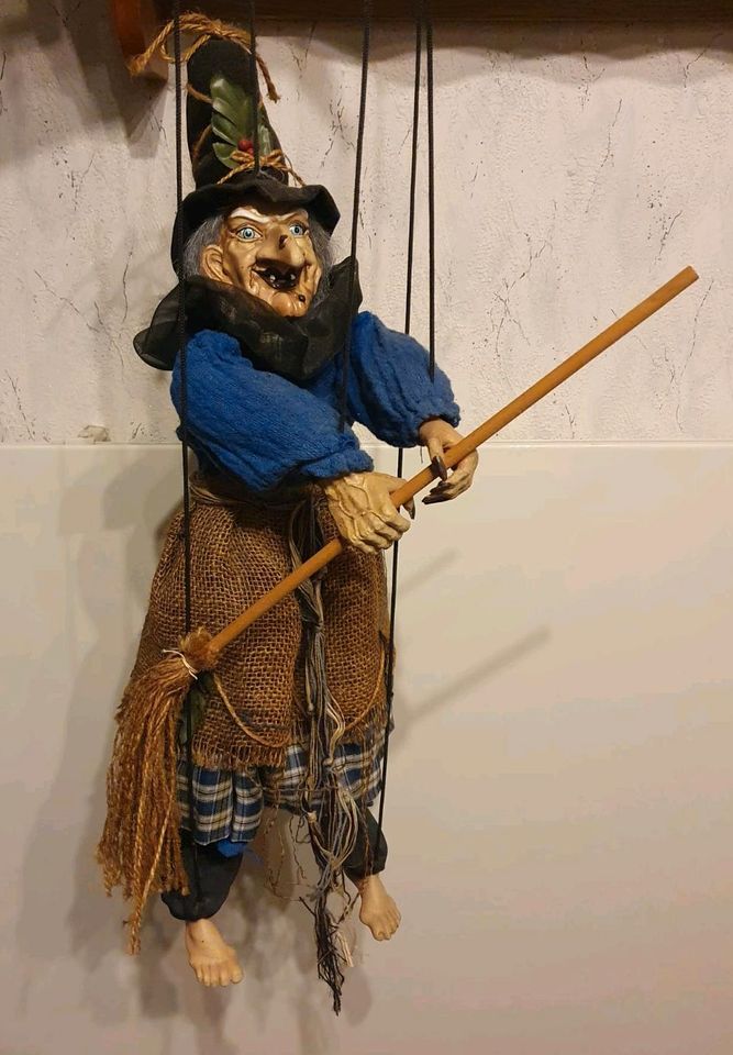 Marionette Puppe Hexe in Sinsheim